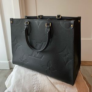 Luis Vuitton bag, like new (only used 3 times)